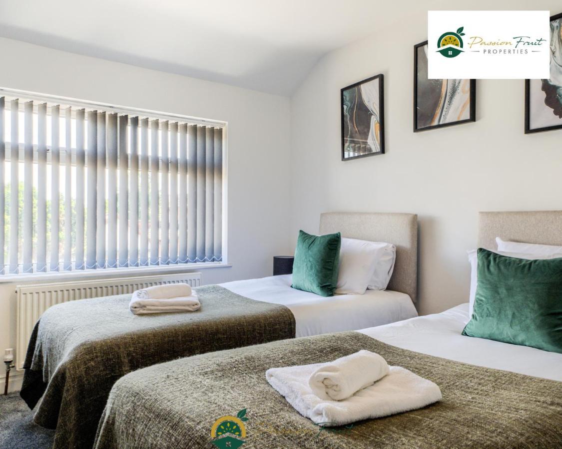 3 Bedroom Coventry House By Passionfruitproperties With Free Wi-Fi, Large Garden And Driveway - 52Nrc Exterior foto